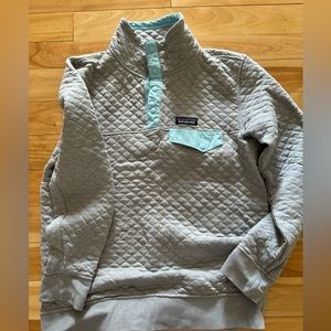 Patagonia women’s organic cotton quilt snap-T pullover